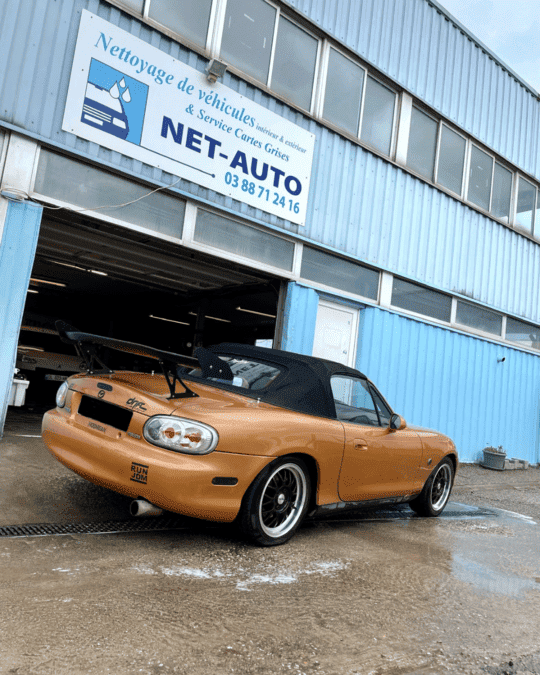 Mazda MX5 orange après nettoyage extérieur