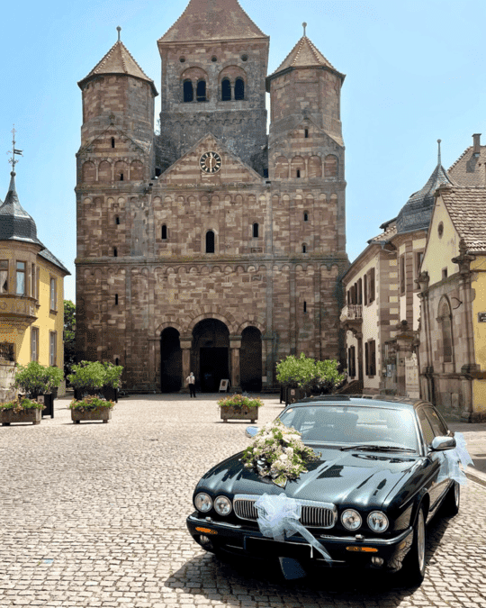 Jaguar Daimler après nettoyage extérieur, décorations de mariage